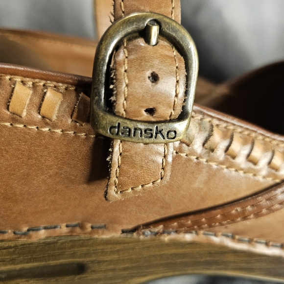 DANSKO MARYJANES 🪆👩🏽⚕️ size 40 | Tan clogs | great condition - Picture 4 of 9